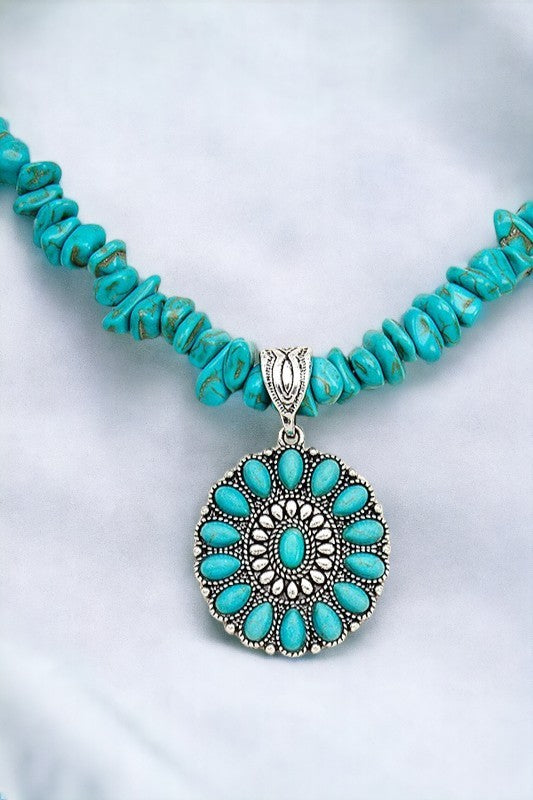 Chipped Gem Floral Pendant Necklace Set