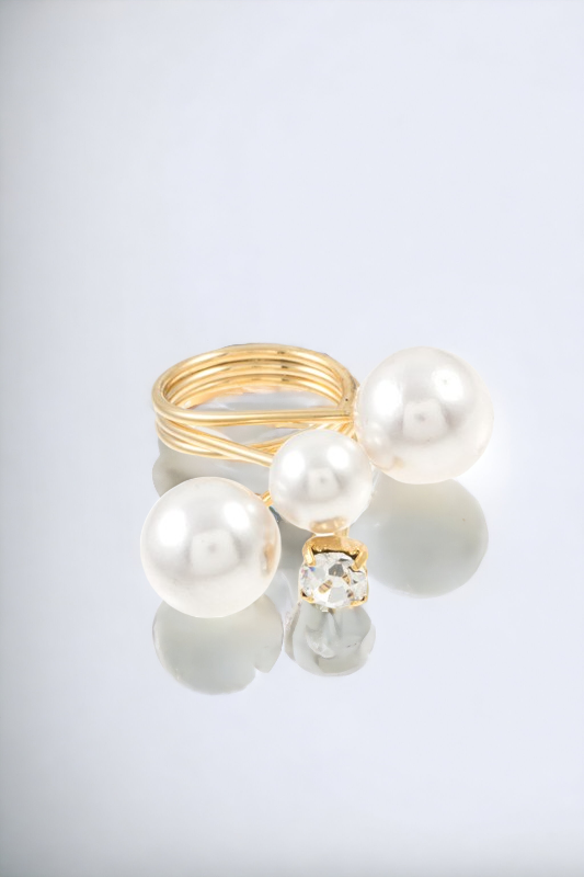 TRIPLE PEARL STATEMENT RING