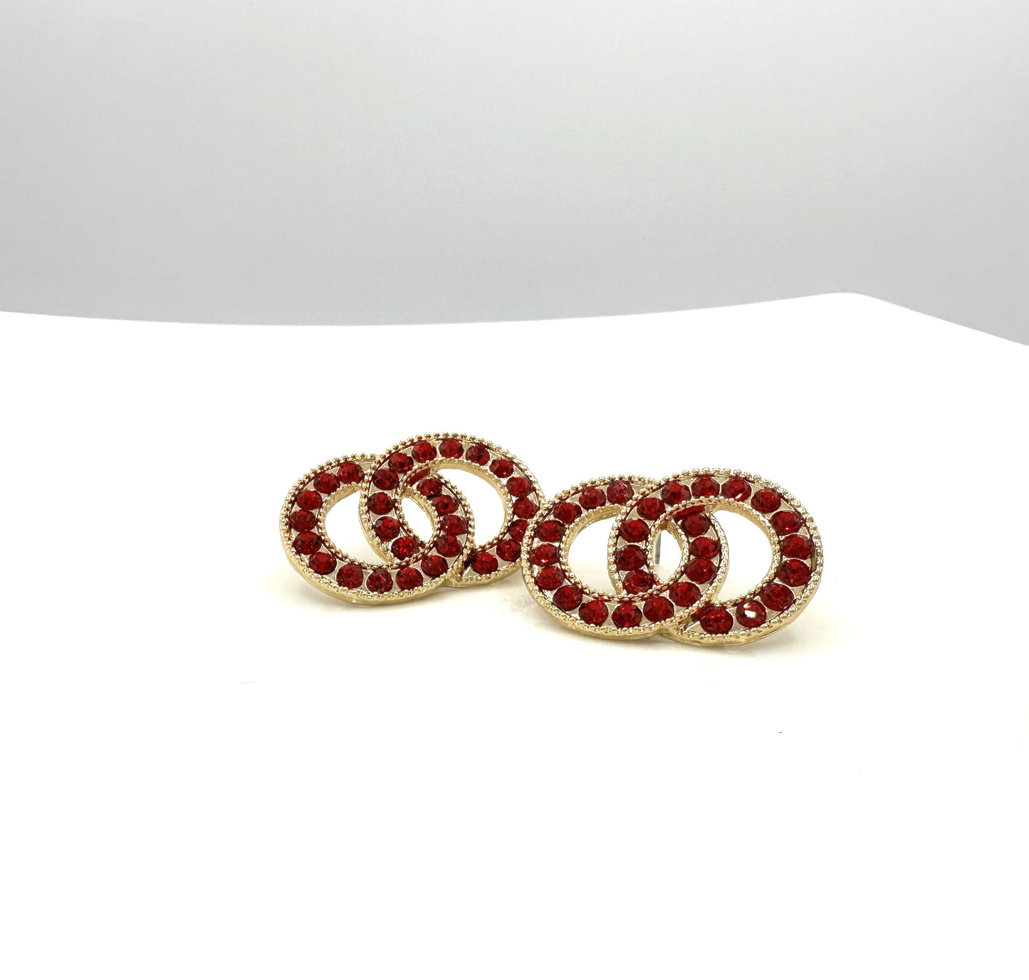 INTERTWINED CIRCLE POST EARRING