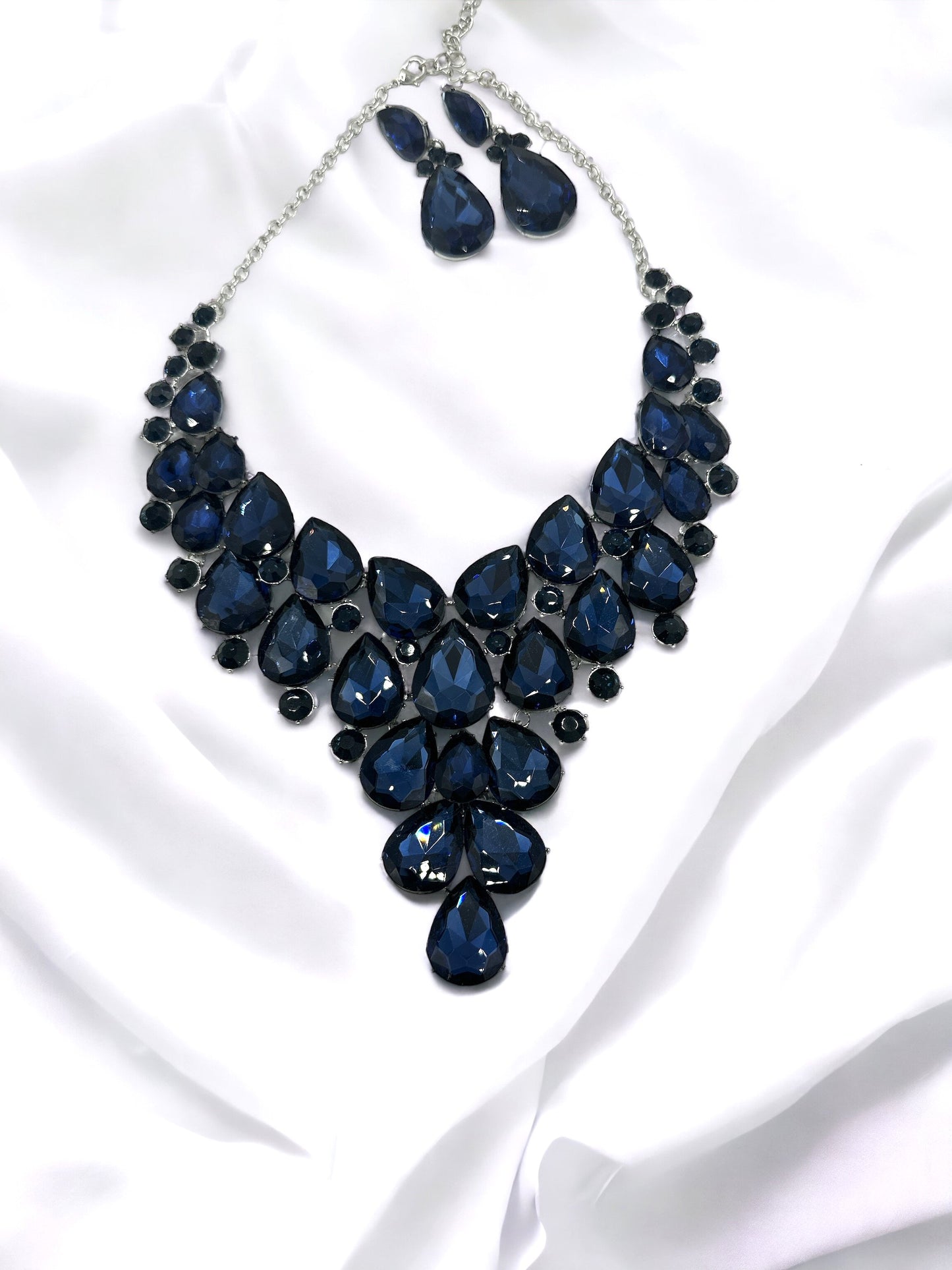 FACETED CLUSTER TEARDROP BIB STATEMENT CRYSTAL NECKLACE SET