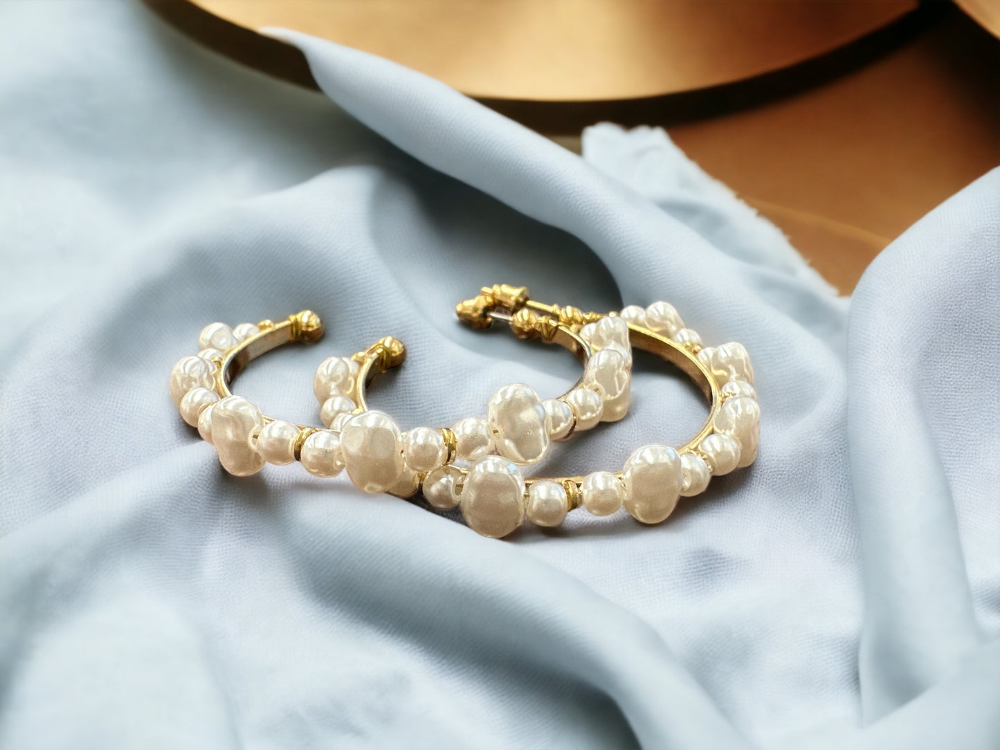 FRESHWATER PEARL SEMI HOOP EARRING