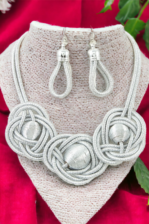 INTERTWINED ORB NECKLACE SET