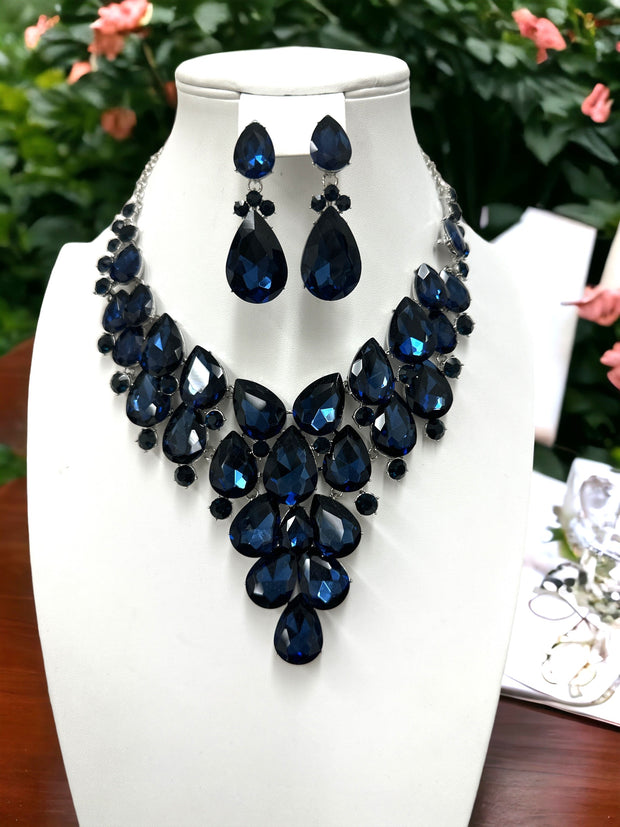 FACETED CLUSTER TEARDROP BIB STATEMENT CRYSTAL NECKLACE SET